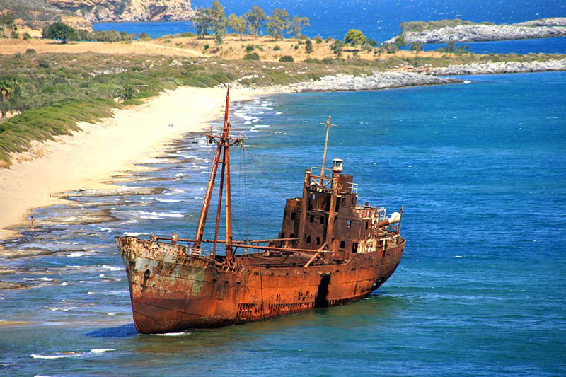 shipwreck-Yithio-town-Lakonia-Peloponissos.jpg