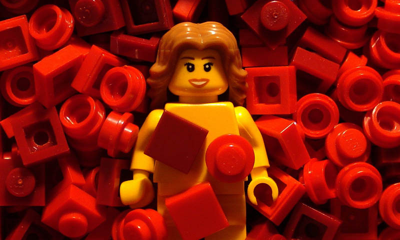 recreating-movie-scenes-from-lego-alex-eylar-american-beauty.jpg