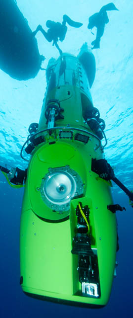 deep-sea-challenger-submarine-torpdeo-james-cameron-2.jpg
