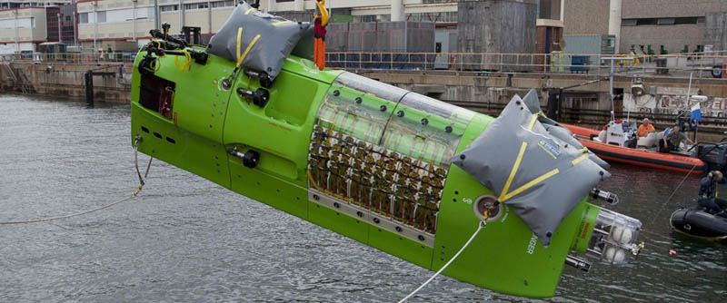 deep-sea-challenger-vertical-torpedo-sub.jpg