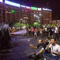 Könnygázzal támadtak a bukaresti békemenet ellentüntetőire