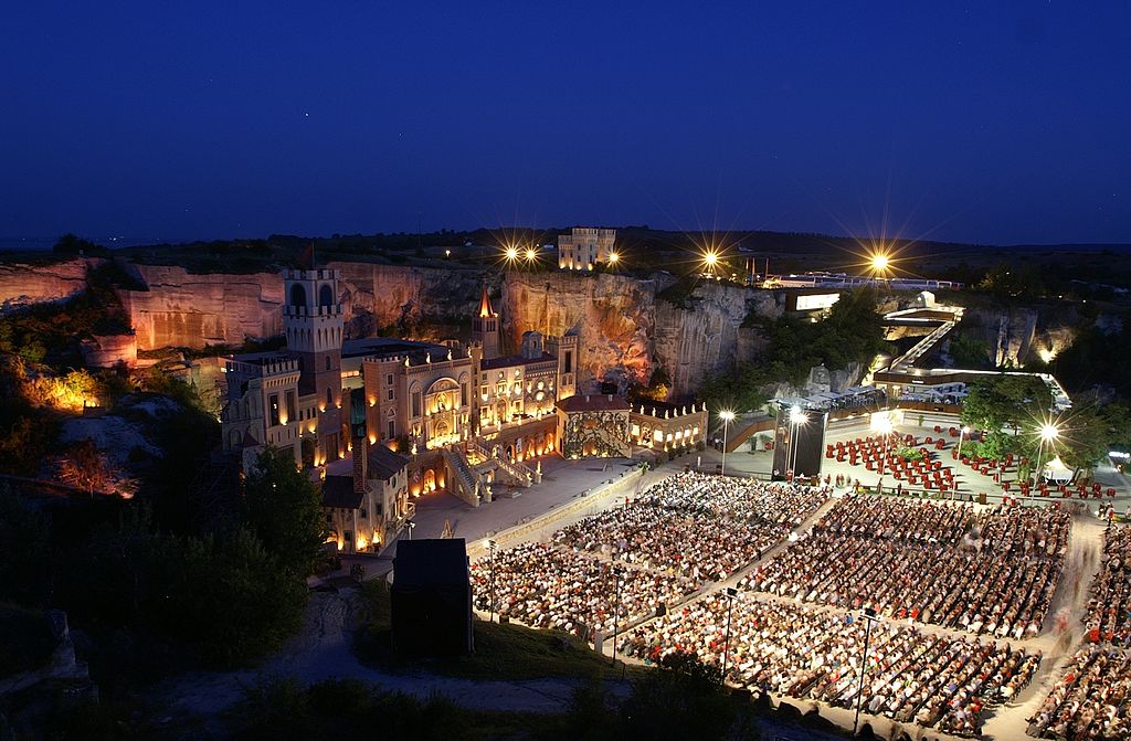 der_romersteinbruch_st_margarethen_bei_einer_auffuhrung_von_rigoletto_2009.JPG