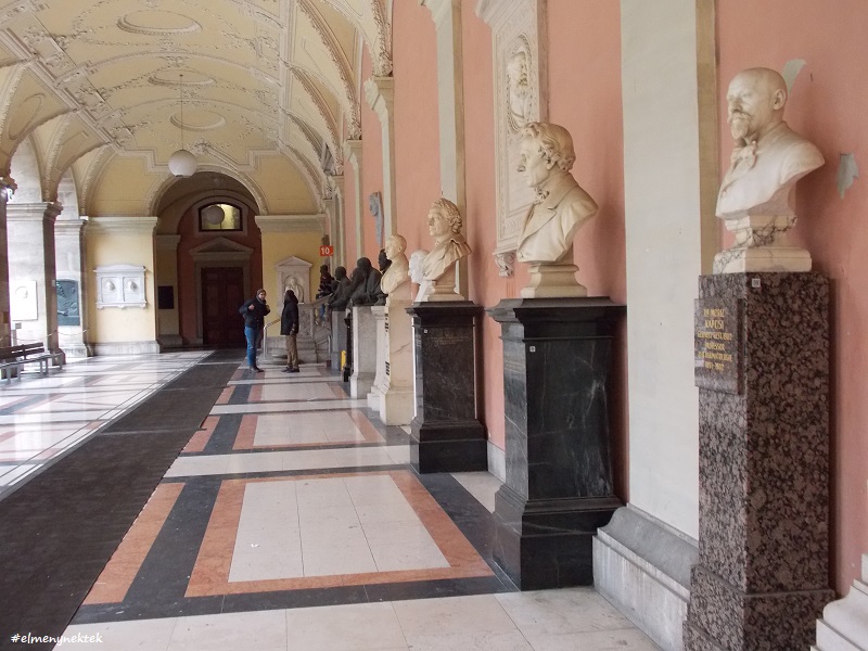 A Bécsi Egyetem (Uni Wien) udvari belső tere.