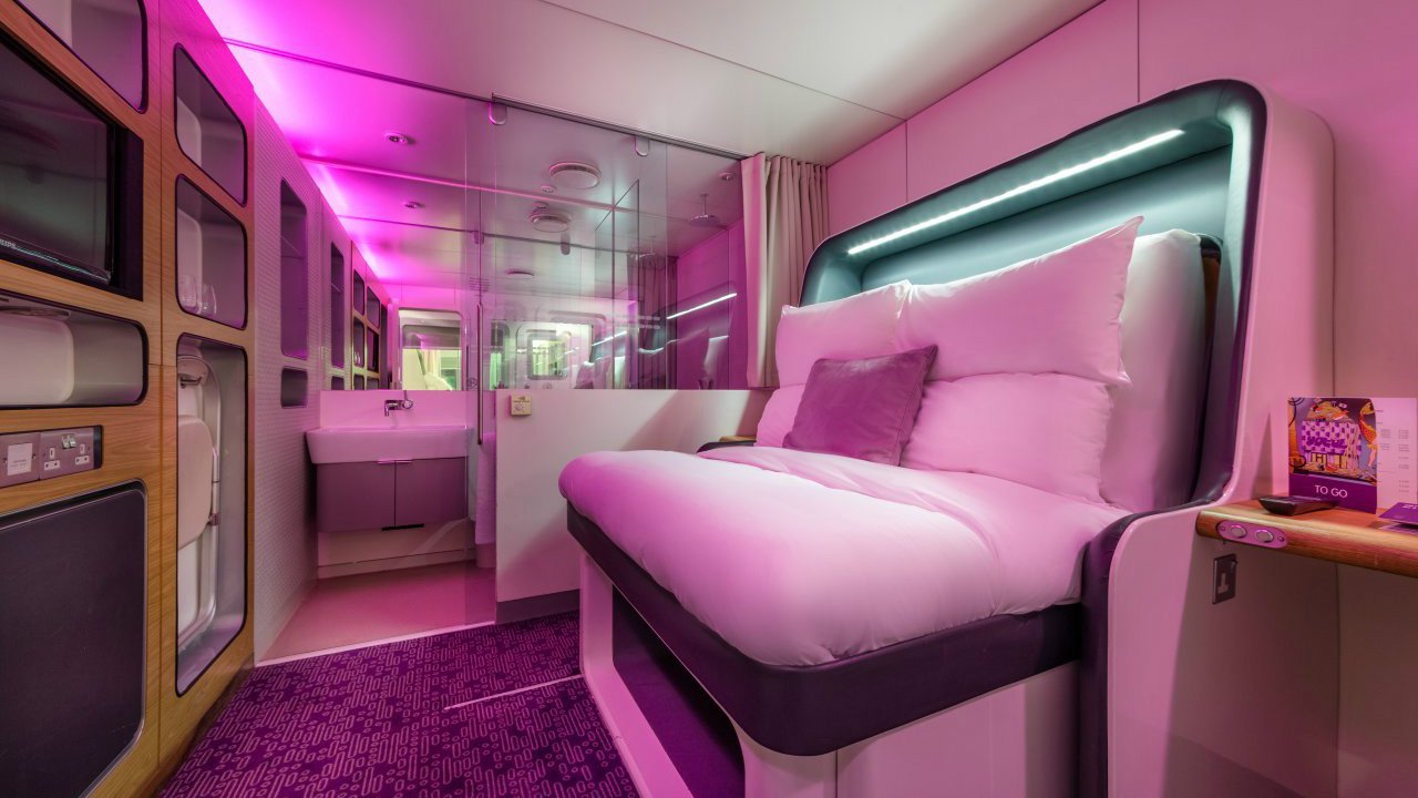 amsterdam-premium-cabin-yotelair-bed1280x720.jpeg