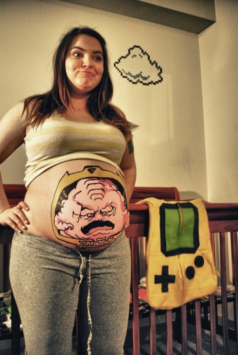 1553c6e2d07fc15bb135bad8e58ca421-krang-painted-on-pregnant-woman.jpg