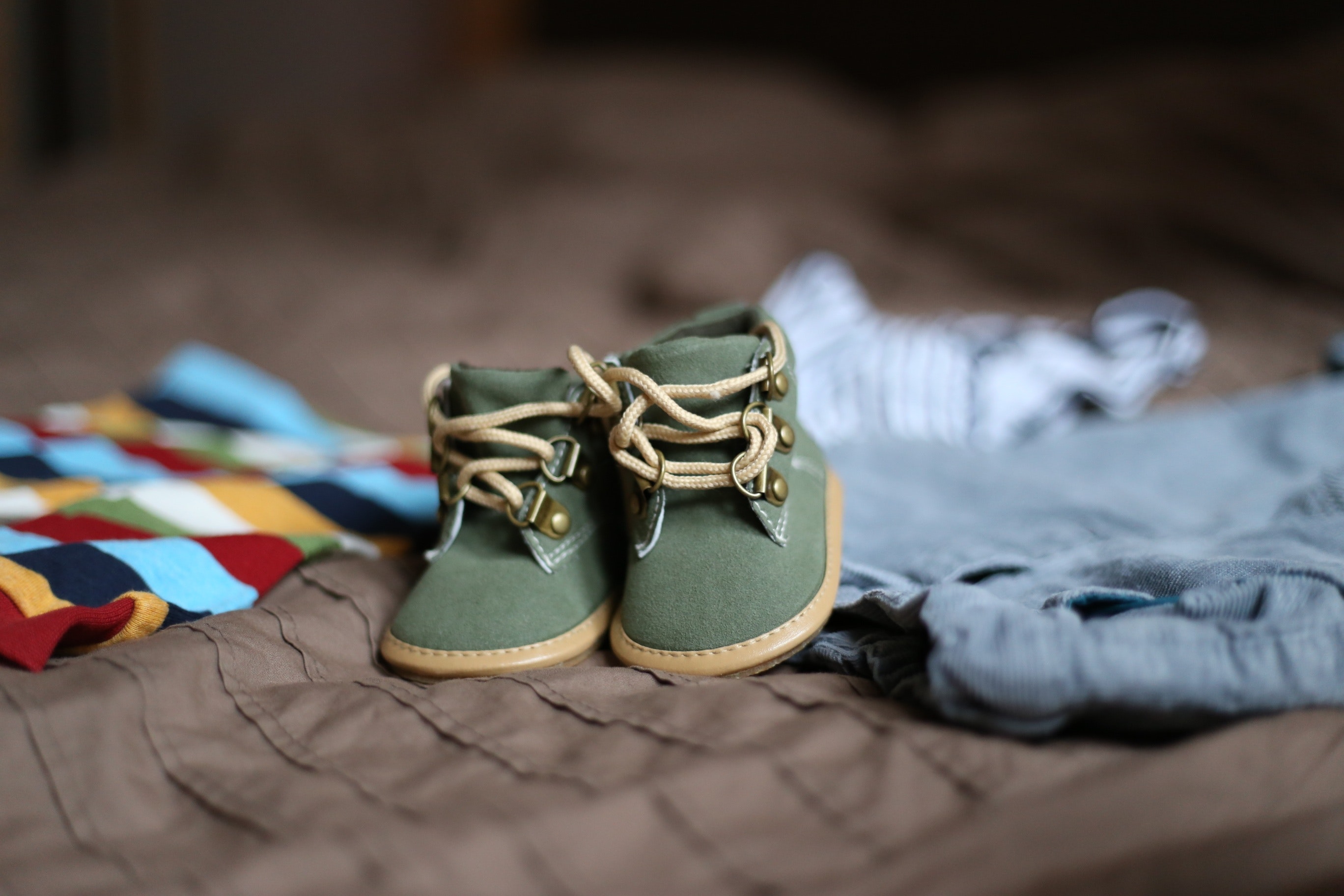 baby-clothes-baby-shoes-booties-47220.jpg