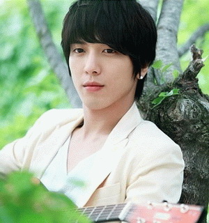 Lee Shin.jpg