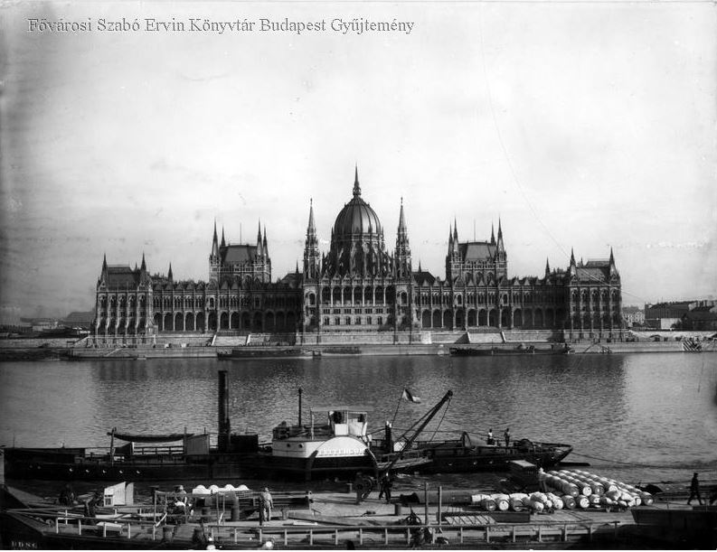 parlament_1900_korul_bpkep_fszek_hu.JPG