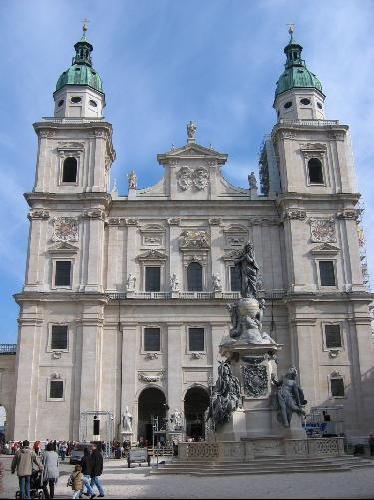 salzburg-dom.jpg