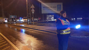 Több mint négyszáz járművezetőt ellenőriztek a rendőrök péntek este