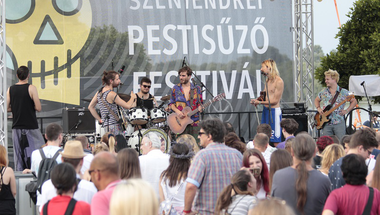 Lampionos felvonulás és hajóverseny is lesz a Pestisűző Fesztiválon