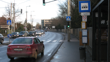 Kiírták a közbeszerzést: teljes felújítás lesz a 11-es út szentendrei szakaszán