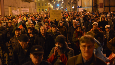 Tüntetés lesz holnap délelőtt a Fő téren