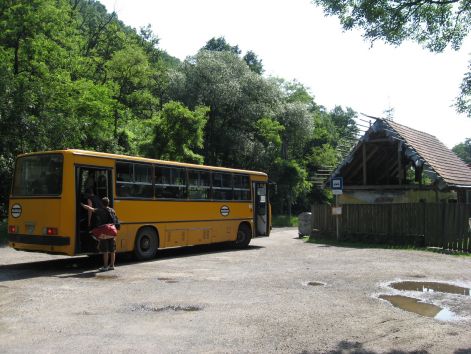 2011_06_04_domorkapu_buszvegallomas_003.jpg