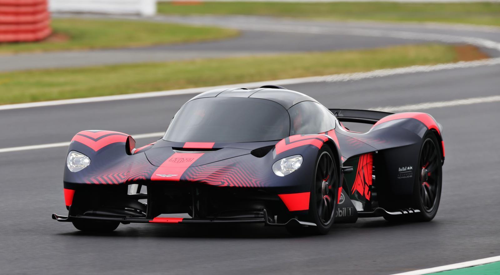 aston_martin_valkyrie_at_silverstone_5-jpg.jpg