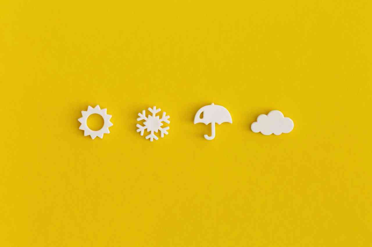 weather-icons-set-on-yellow-background-weather-fo-2021-12-09-09-36-07-utc_s.jpg