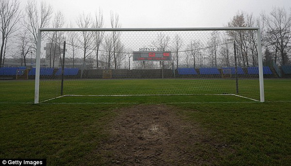 hutnik-stadium-poland-england-8.jpg