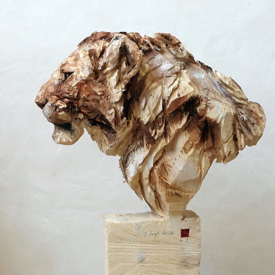 youll-be-amazed-to-see-what-this-artist-does-with-a-chainsaw-5b695c8f9fa68_880.jpg