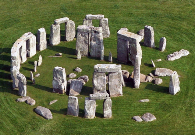 stonehenge-from-air1.jpg