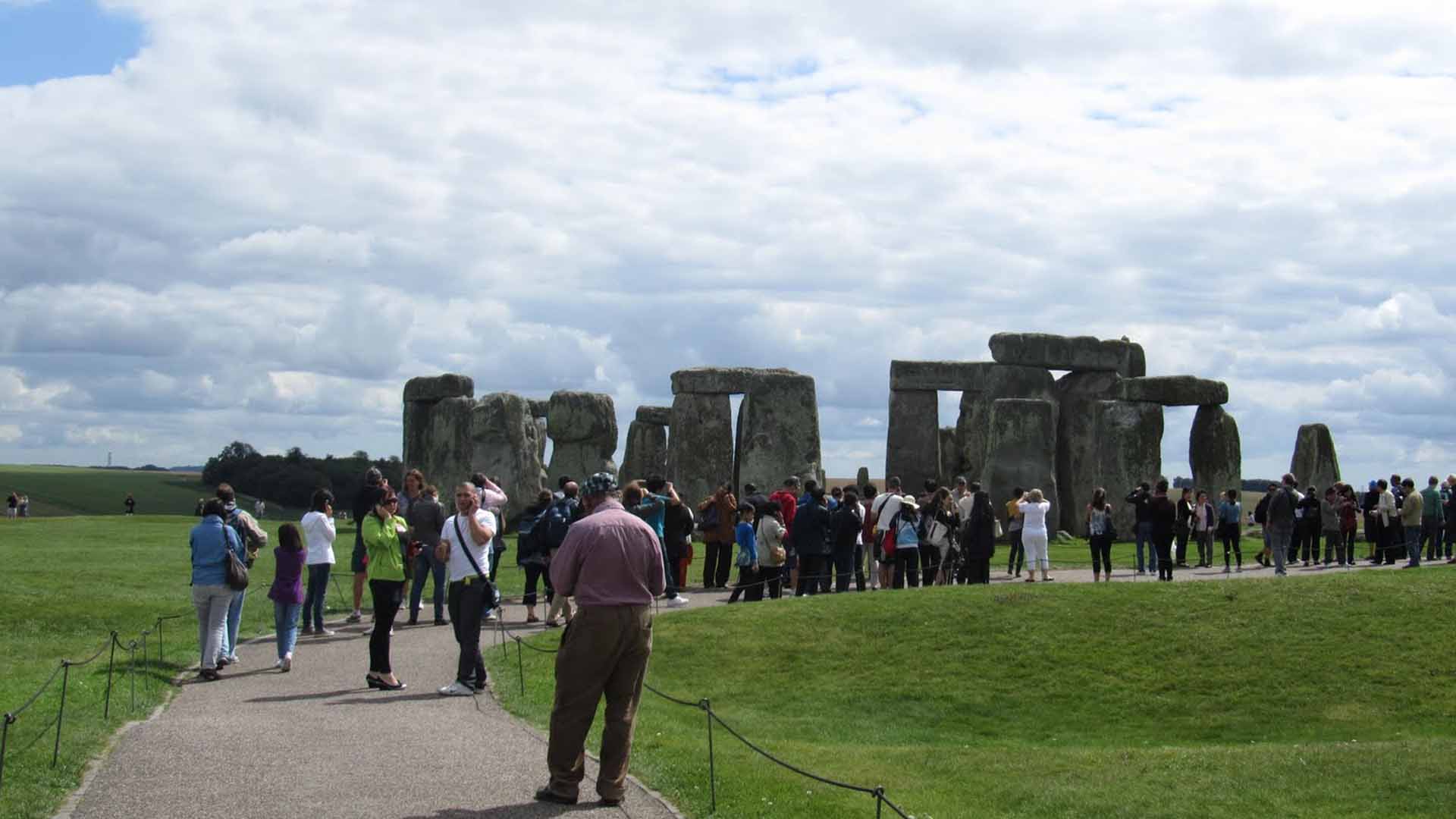 wallpaper-Stonehenge-vacation-spot.jpg