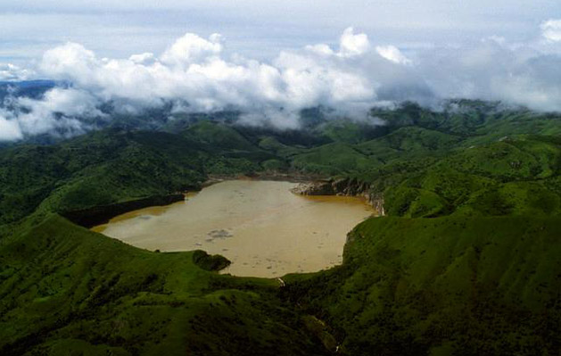 lake_nyos_630px.jpg