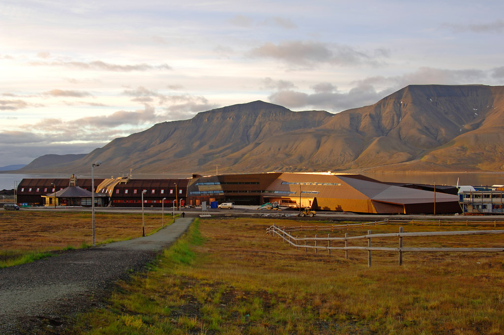 mxcpimg_standard_uni_svalbard2.jpg