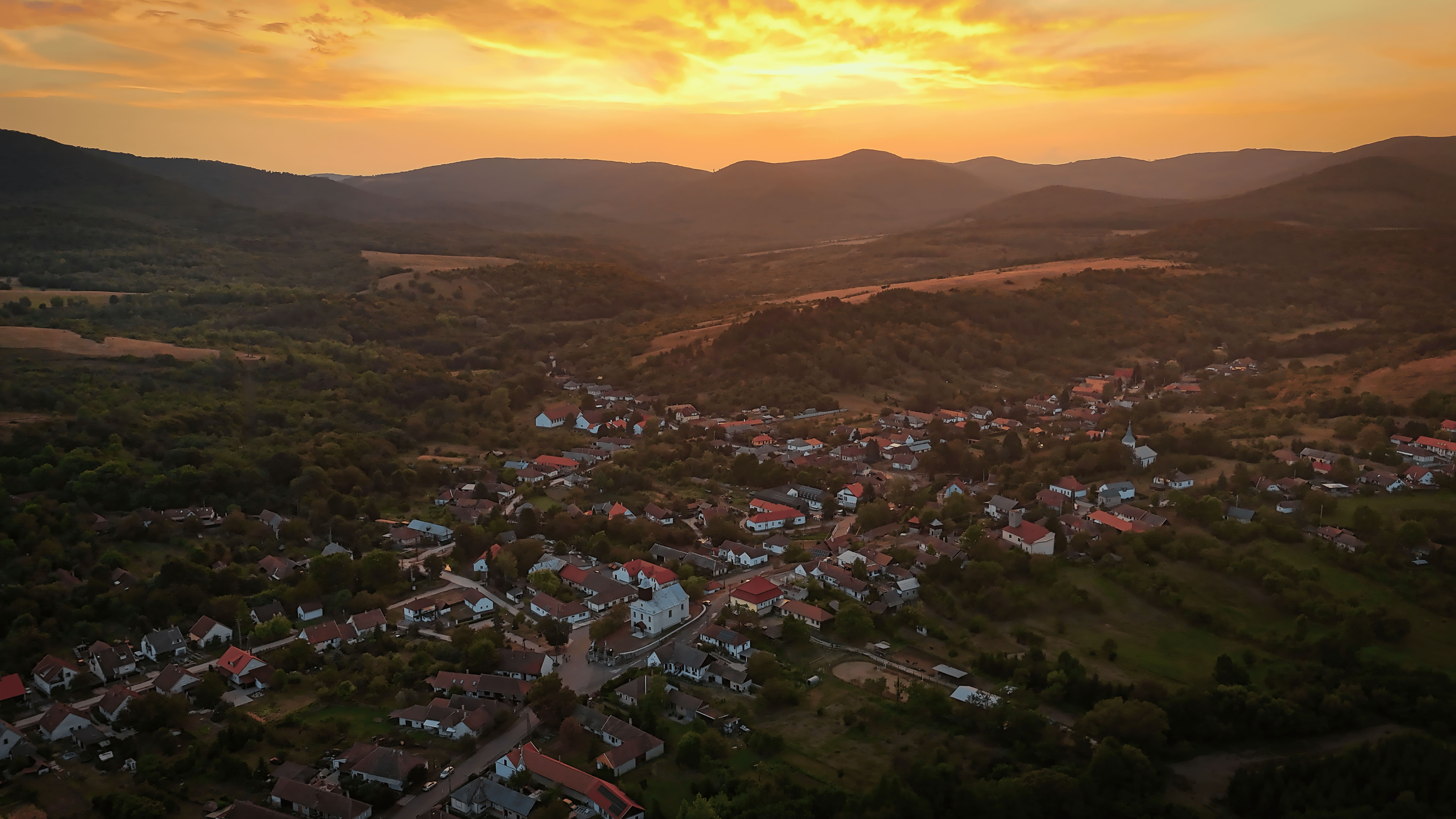 erdohorvati_vadaszat_a_zempleni_hegyek_kozott_tokaj_borvidek_mellett_vaddiszno_vadaszat_baro_wladbott_tortenelmi_szemely_tolcsva_erdohorvati_turazas.jpg