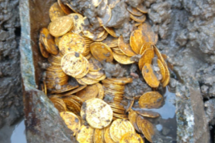 Arannyal teli amfórát találtak Olaszországban