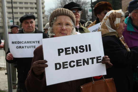 pensionar-deficit-pensii.jpg
