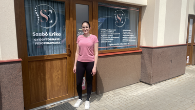 „Amikor újra tud járni valaki, vagy fájdalom nélkül élni – ez az igazi ajándék” – vallja a makói Szabó Erika gyógytornász