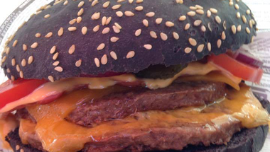 Undorító vagy ínycsiklandó a fekete burger?  #értékesötletek