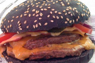 Undorító vagy ínycsiklandó a fekete burger?  #értékesötletek