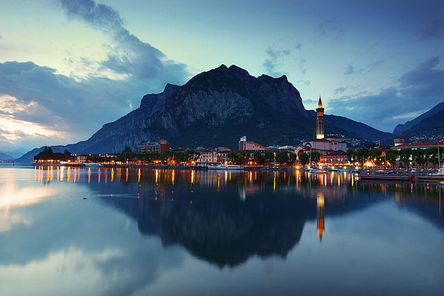640px-Lecco_town_after_sunset,_Lombardy,_Italy.jpg