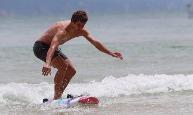 peter_sagan_surf_nov13_facebook_3.jpg