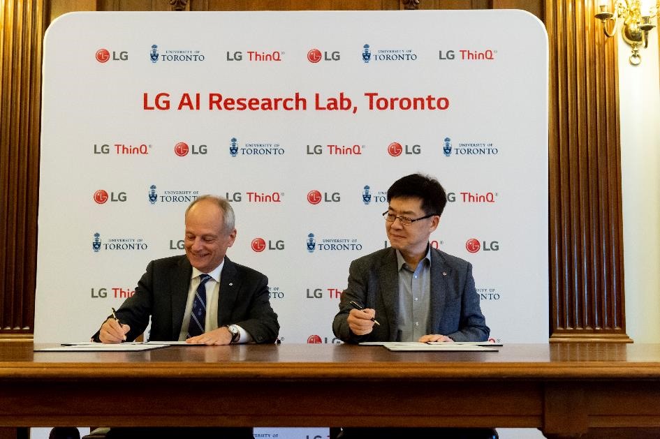 lg_ai_lab_signing_01.jpg