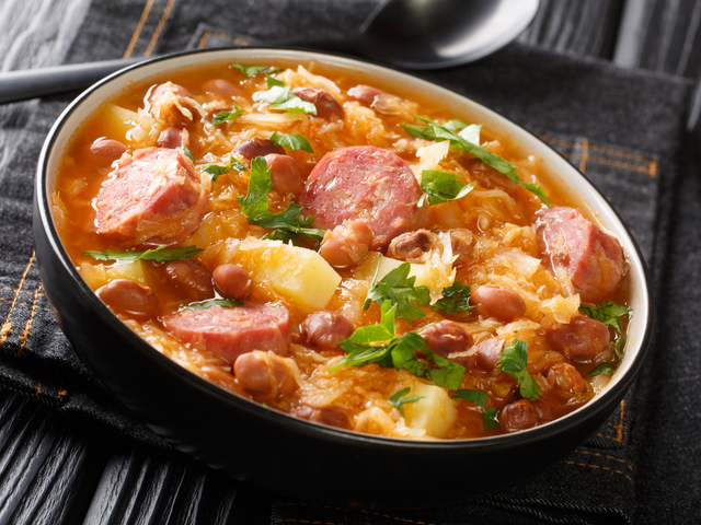 A hónap idényreceptje: a szlovén savanyú káposztás bableves, a jota
