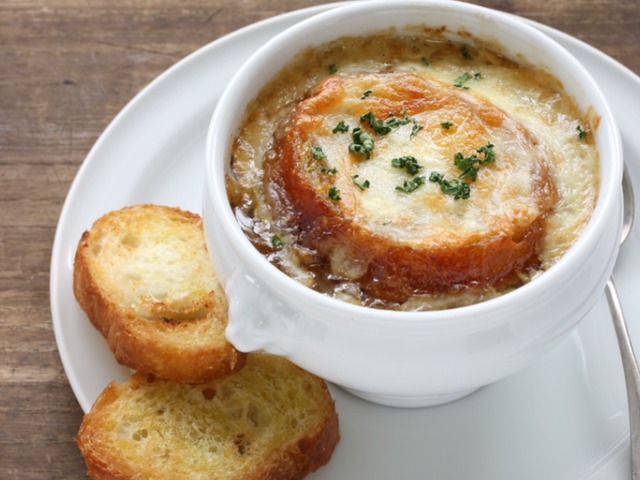 A hónap receptje: a soupe à l'oignon, azaz a francia hagymaleves