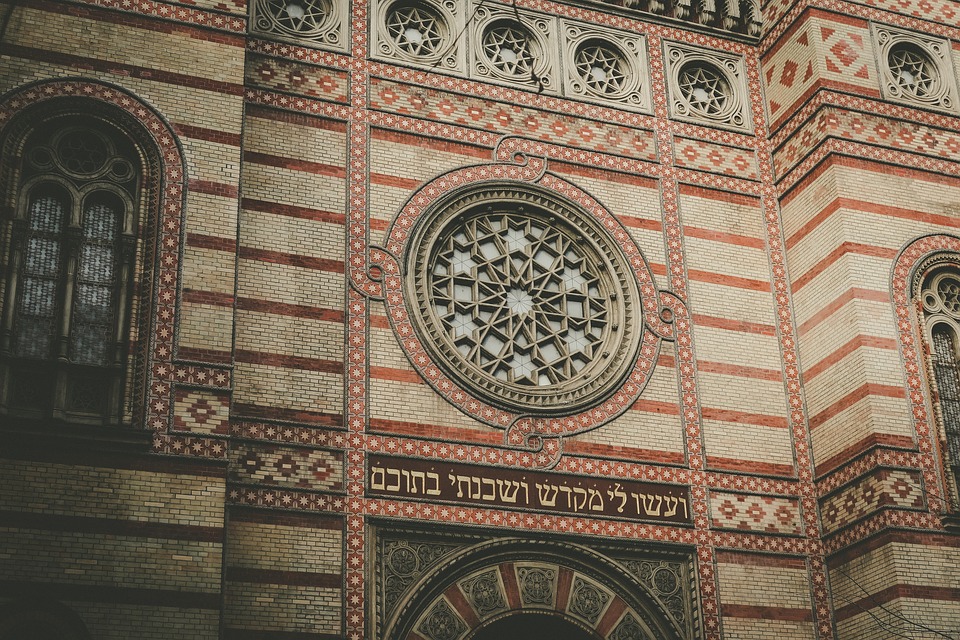 synagogue-2171526_960_720.jpg