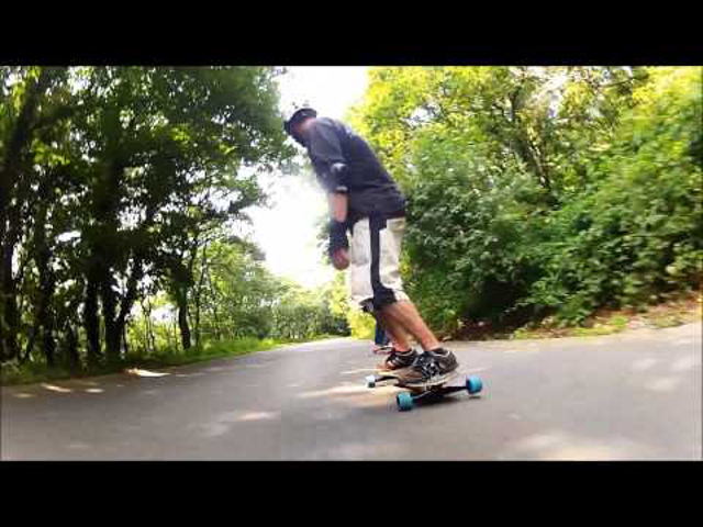 Freebord és Drift trike downhill (videó)