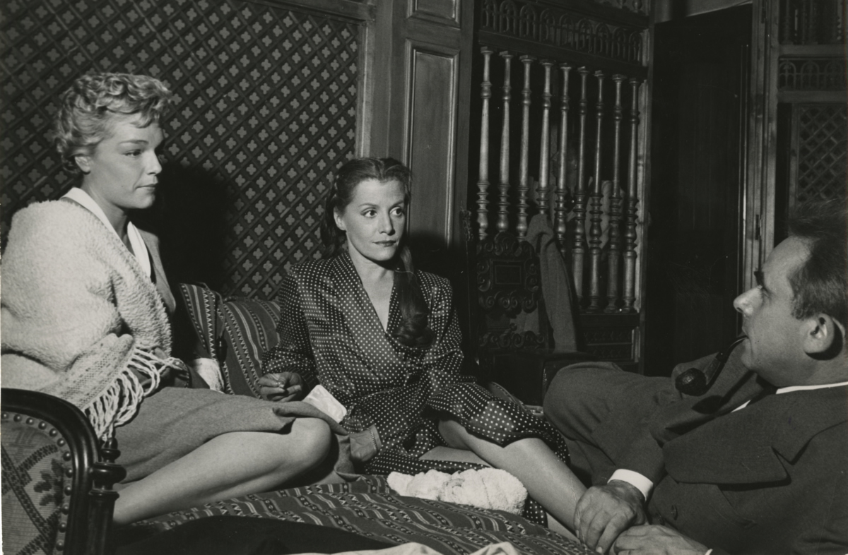 simone-signoret-vera-et-henri-georges-clouzot-sur-le-tournage-des-diaboliques.jpg