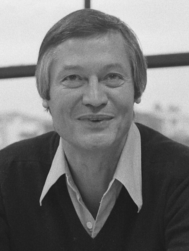 filmmaker_roger_corman_portrait_1978_cropped.jpg