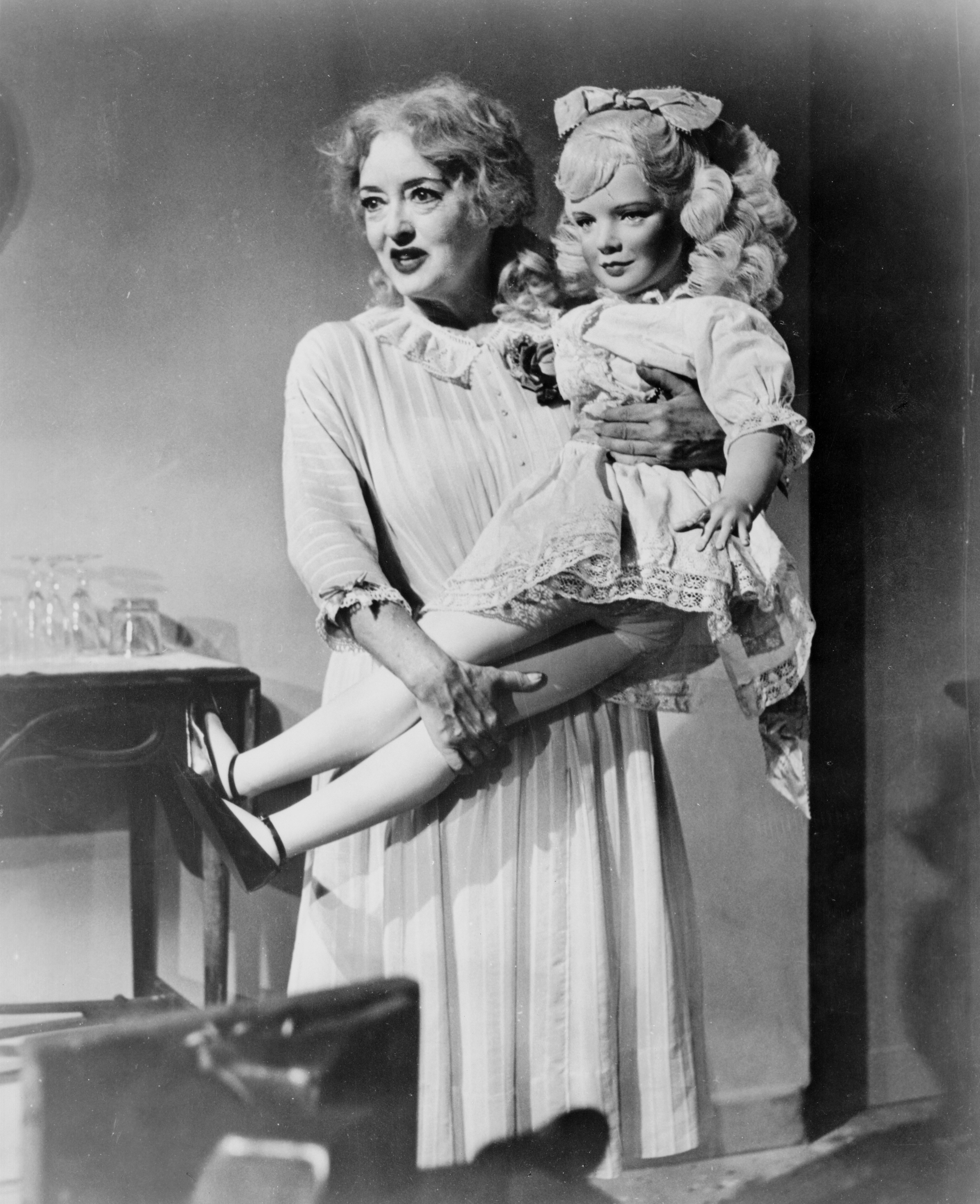 what-ever-happened-to-baby-jane_ieq2v1.jpg