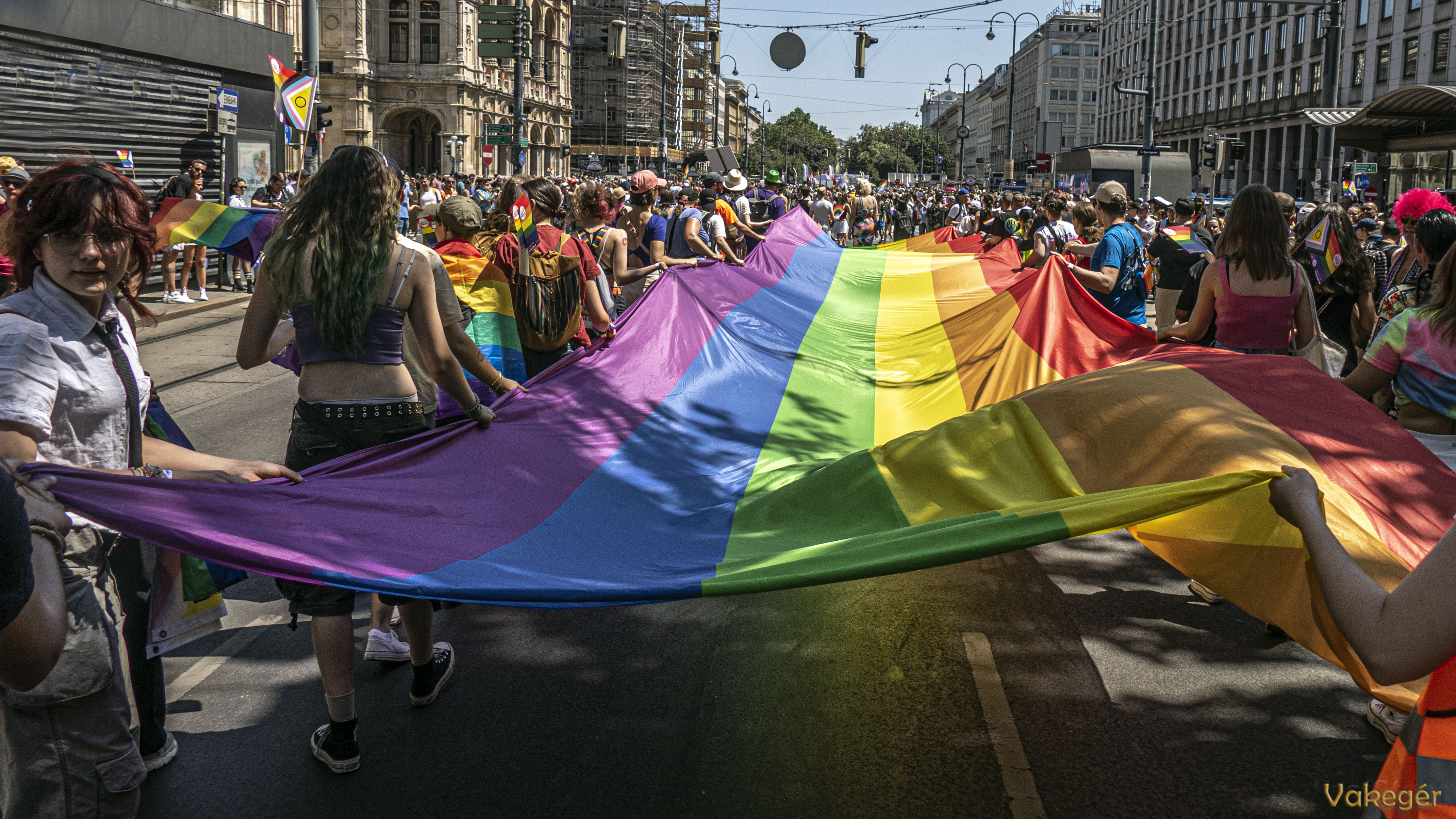 pride_becs_szivarvanyzaszlo.jpg