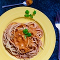 Halas-currys paradicsomos spagetti