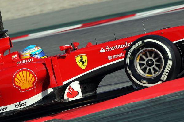 Alonso Ferrari action D82_r600.jpg