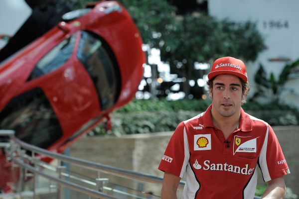 Alonso_FerrariWorld_r600.jpg