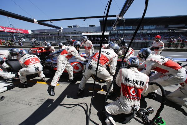 McLaren pitstop GER_600.jpg