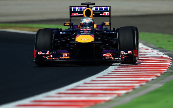 RBR VETTEL T5 HUN13_600.jpg