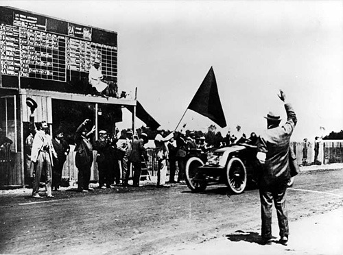 1906_french_grand_prix_finish.jpg