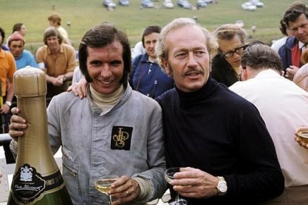 Emerson-Fittipaldi-e-Colin-Chapman-436x291.jpg